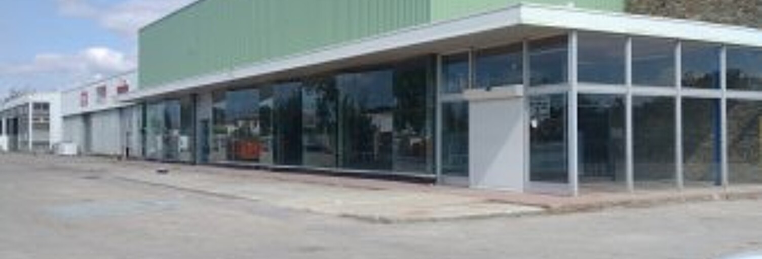 Commerce  1500 m² à louer à Perpignan (66000)