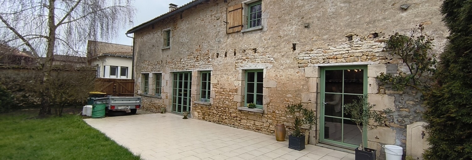 Maison 10 Pièces 260 m² à vendre à Valence-en-Poitou (86700)