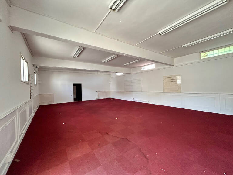 Local commercial 350 m2 avec parkings   Le Cannet Rocheville — photo 1
