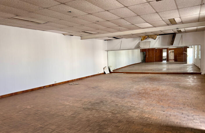 Local commercial 350 m2 avec parkings   Le Cannet Rocheville — photo 4