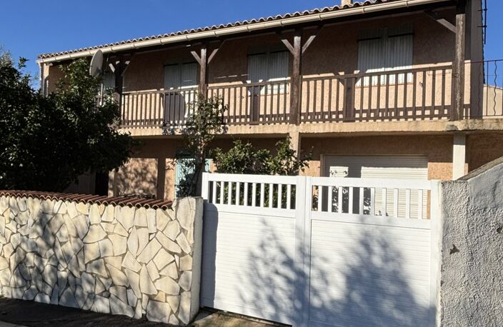 Vente Maison/villa 9 pièces — photo 2