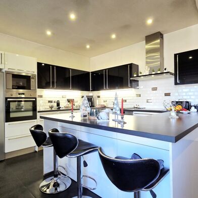 Maison 4 pièces 374000 €