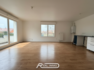 APPARTEMENT F4 AVEC GARAGE, BALCON ET PARKING — photo 4