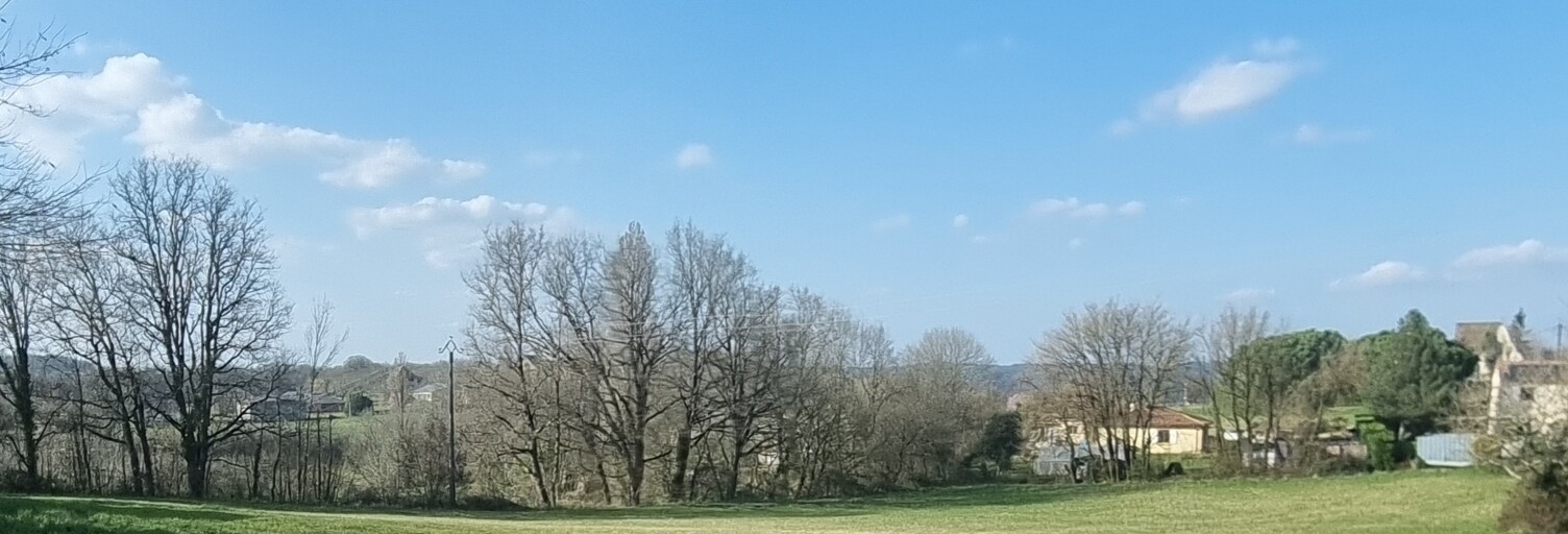 Terrain  3700 m² à vendre à Terrasson-Lavilledieu (24120)