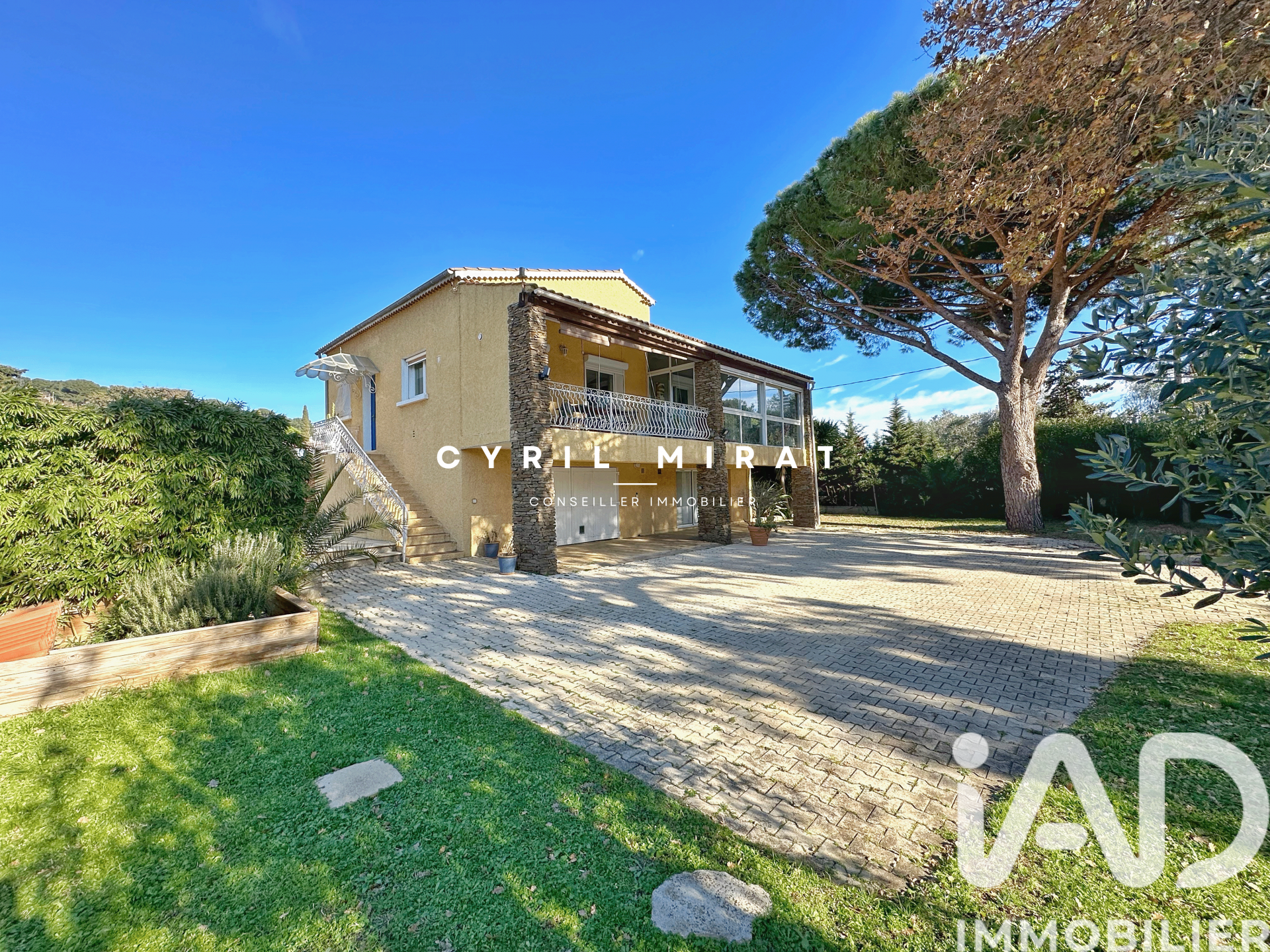 La-Seyne-Sur-Mer - 177m² - 8p. - 5ch.