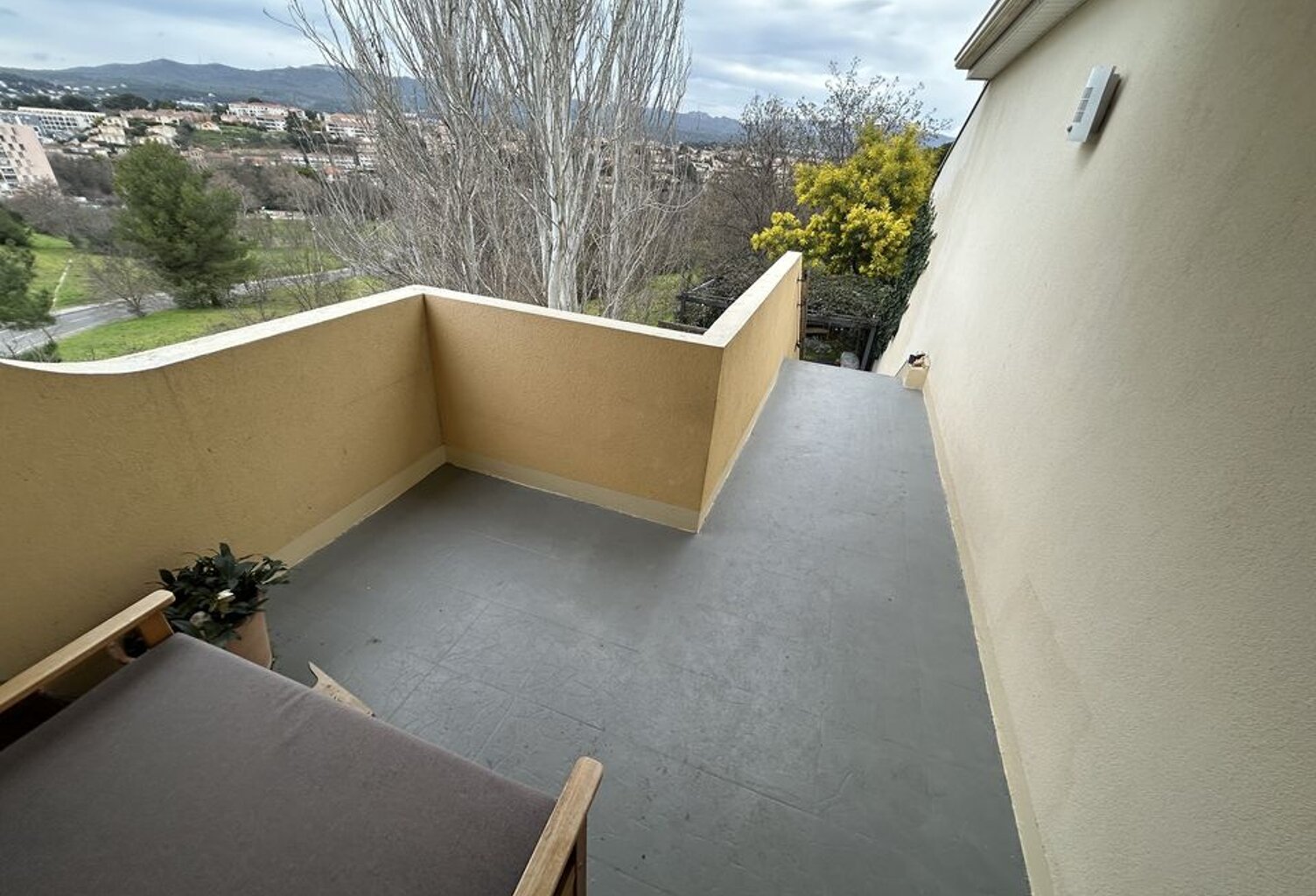 13013 !! T4 !! SECTEUR HAUTS BOIS !! AVEC JARDIN + TERRASSES + — photo 1