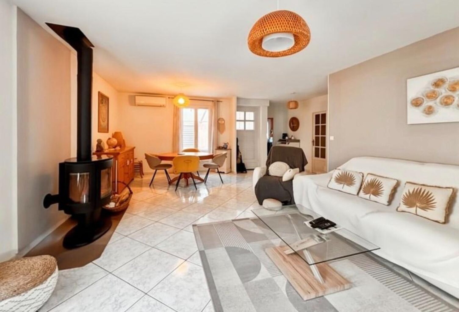 JUVIGNAC – Villa familiale avec T2 indépendant, jardin et piscine — photo 1