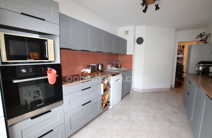Médiathèque, à 10' à pied de la gare, Appartement de 92m2 en excellent état avec parking classé D — photo 4