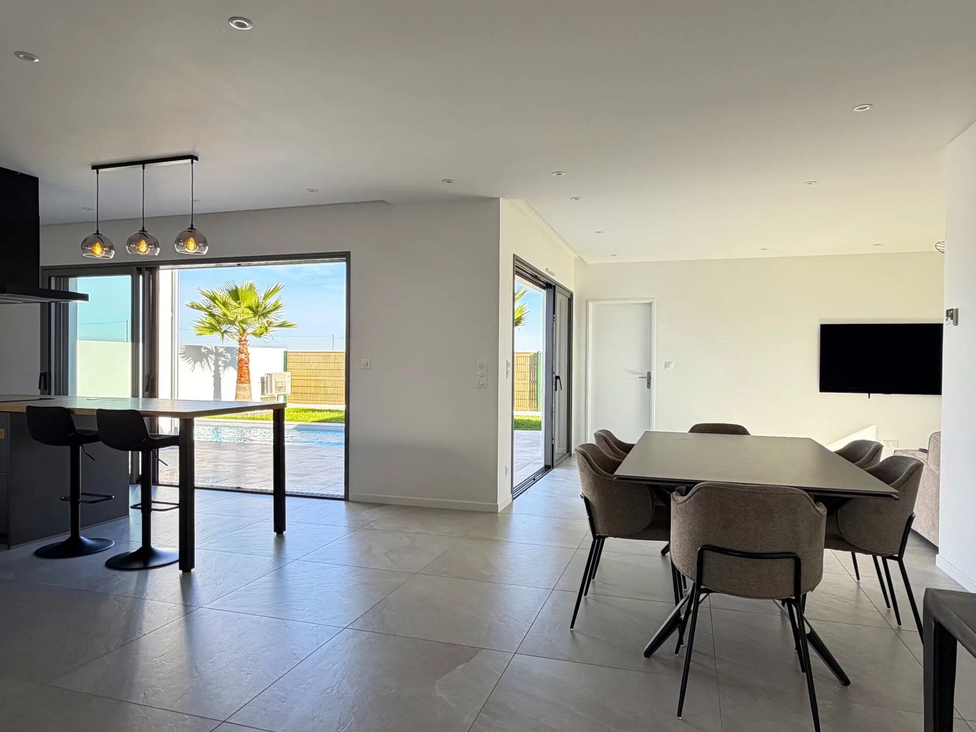 Villa / Maison  T5 à vendre Rochelle (La) 17000