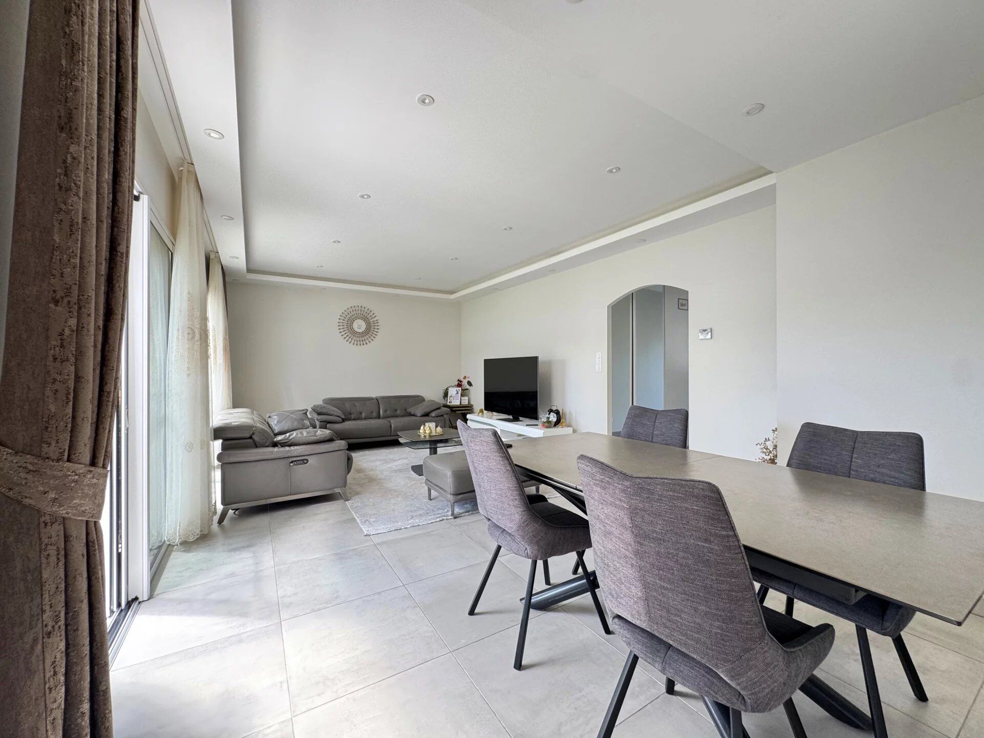 Villa / Maison  T5 à vendre Rochelle (La) 17000