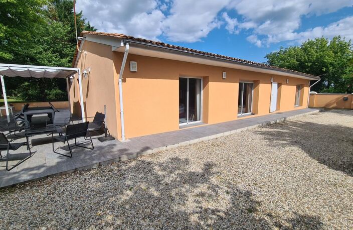Charmante maison de plain pied à vendre sur Ambarès avec un grand jardin arboré — photo 2