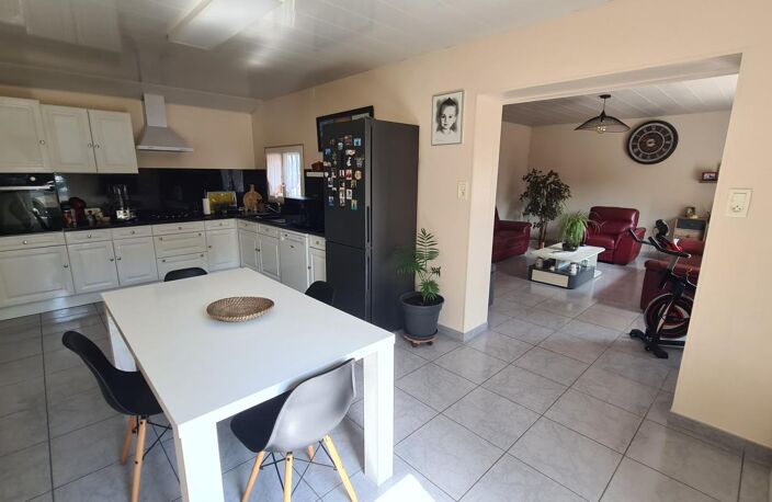 Charmante maison de plain pied à vendre sur Ambarès avec un grand jardin arboré — photo 4