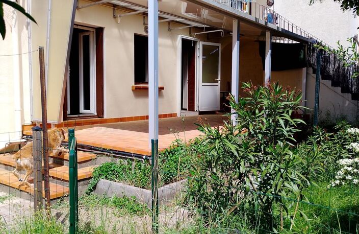 T3 en rez-de-jardin – Tout à pied – Jardin privatif. Fort potentiel ! — photo 2