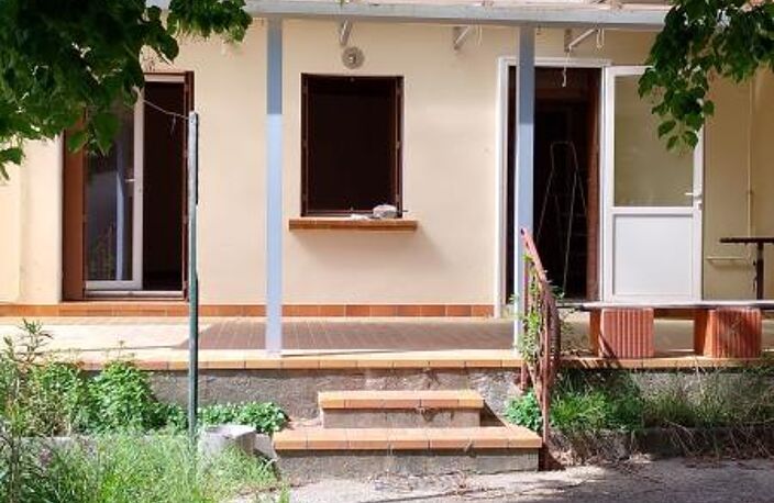 T3 en rez-de-jardin – Tout à pied – Jardin privatif. Fort potentiel ! — photo 4