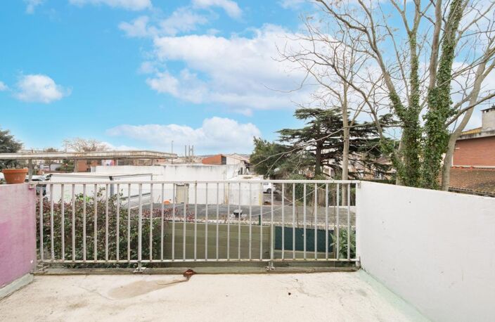 Toulouse Croix de Pierre, grand appartement de T2/3 de  62 m2 traversant terrasse de 11m2 et balcon — photo 2
