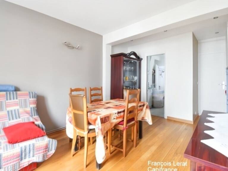 Appartement à vendre 2 pièces avec cave PARIS 17EME ARRONDISSEMENT (75) - rue Guy Môquet - 34 m2 Loi Carrez - 299 000 € honoraires d'agence inclus — photo 1