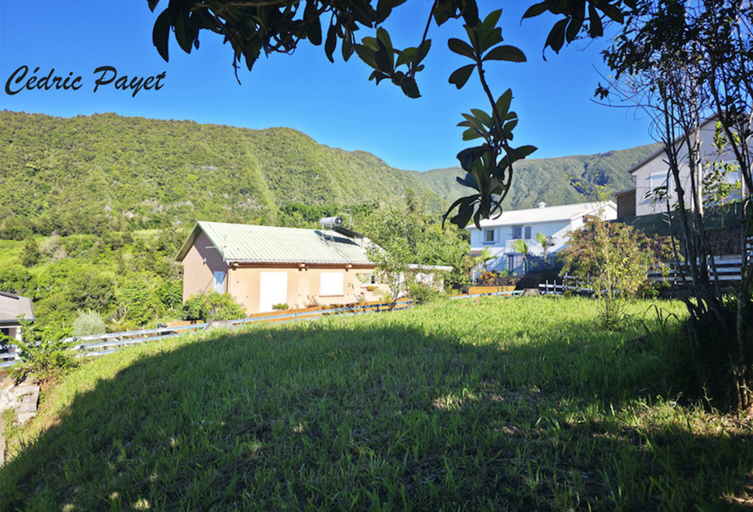 Terrain à vendre  LES MAKES (97421) — photo 1