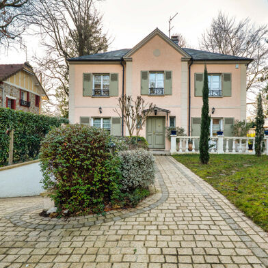 Maison 8 pièces 749000 €