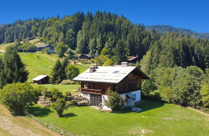Haute Savoie (74), à vendre MORILLON - Domaine skiable du Grand Massif - Ferme Savoyarde P9 — photo 2