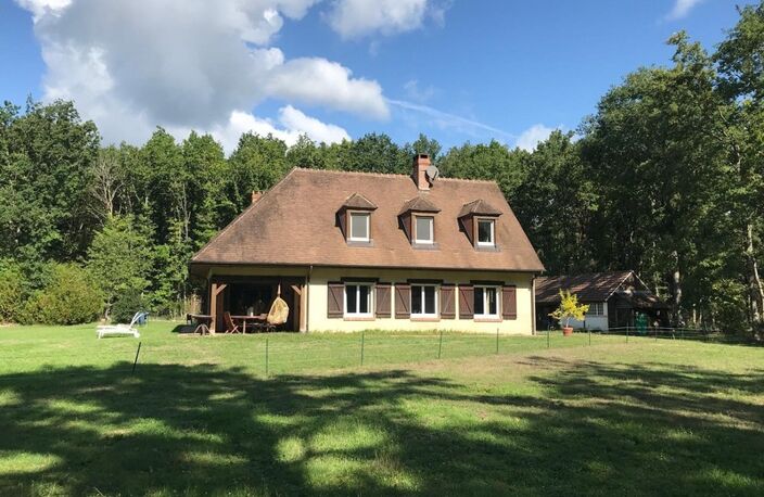 Elégante Propriété de Chasse à la vente dans un Écrin de Verdure de 5 hectares à 160 km de Paris — photo 3