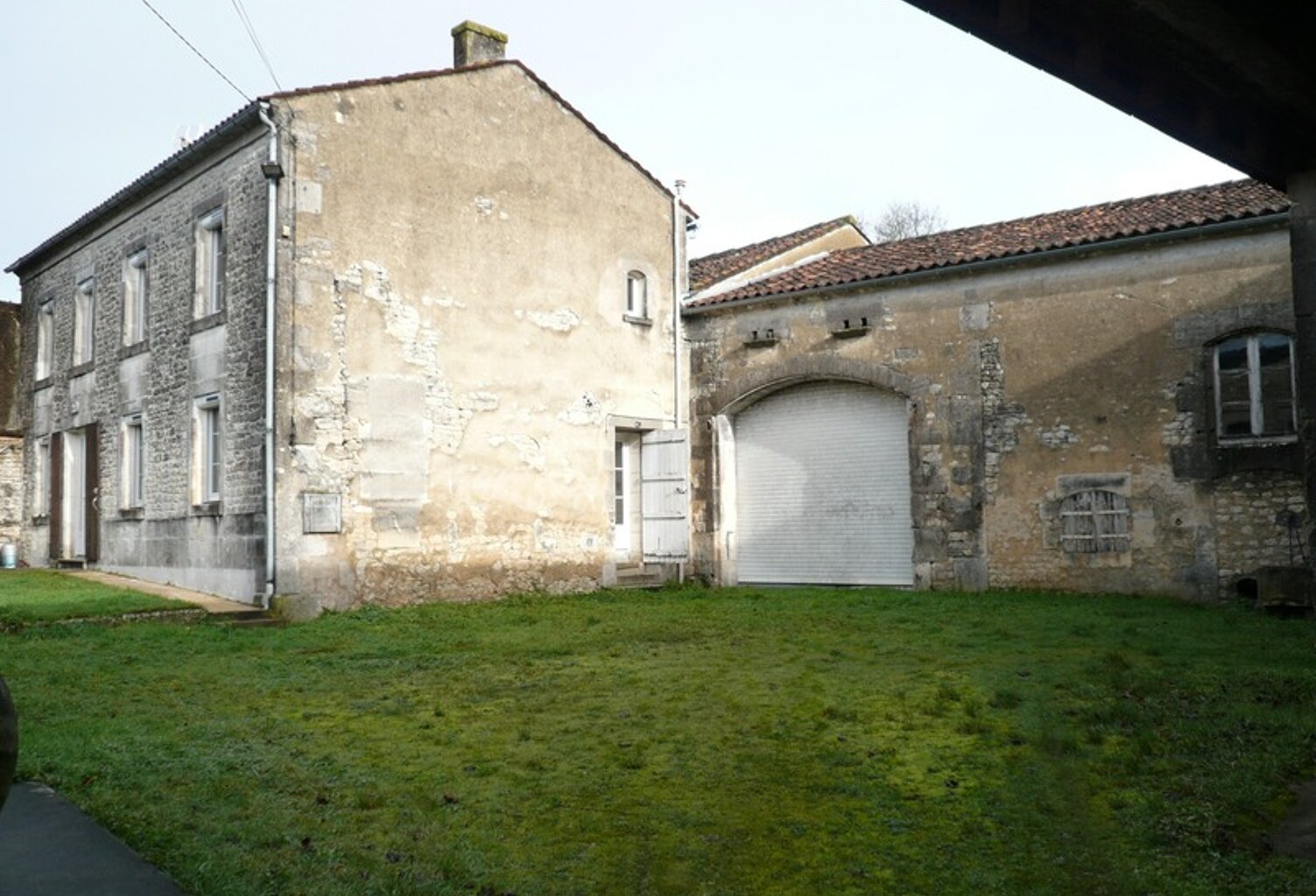 ⚜ SEGONZAC A Vendre, Petit Corps de Ferme, Maison en pierre ⚜ — photo 1