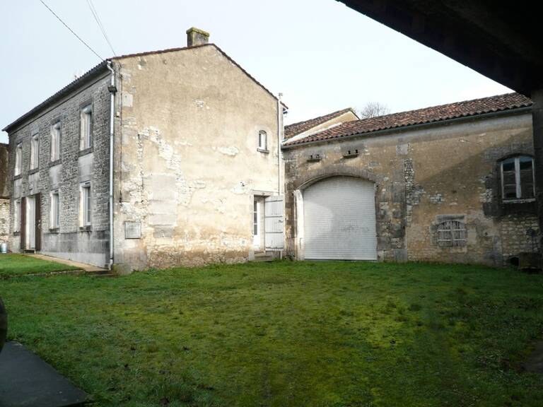 ⚜ SEGONZAC A Vendre, Petit Corps de Ferme, Maison en pierre ⚜ — photo 1