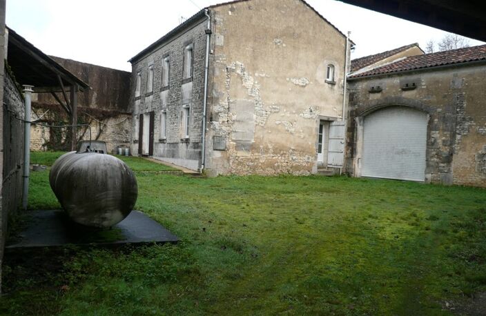 ⚜ SEGONZAC A Vendre, Petit Corps de Ferme, Maison en pierre ⚜ — photo 4
