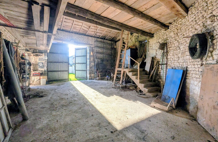 Anciens bâtiments et petite maison à renover sur un terrain avec vue exceptionnelle — photo 5