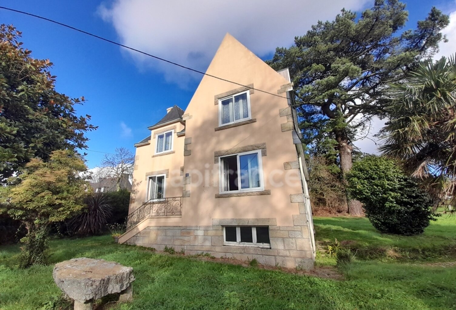 Maison à vendre 5 pièces PLOGONNEC (29180) sur sous-sol total - Surface habitable 120,94 m2- 3 chambres - Parcelle de 709m2 — photo 1