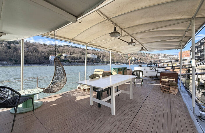 Péniche habitation - 5 chambres - 180 m² - Confluence - RP ou Locatif — photo 2