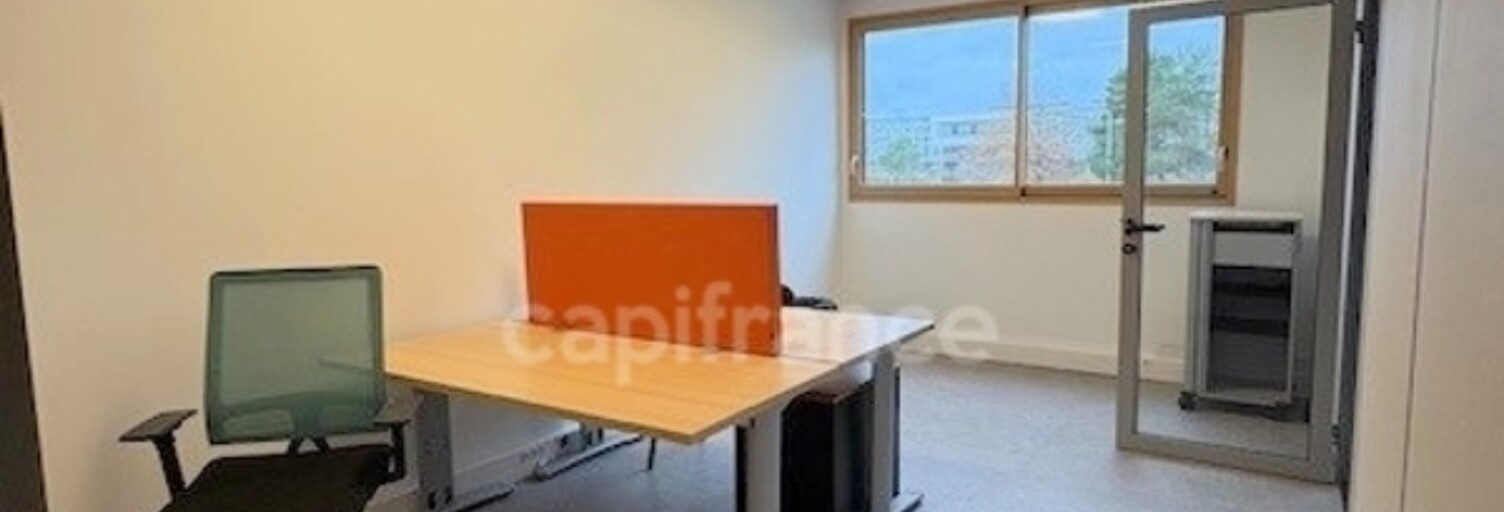 Bureau 3 Pièces 44 m² à louer à Saint-Étienne-du-Rouvray (76800)