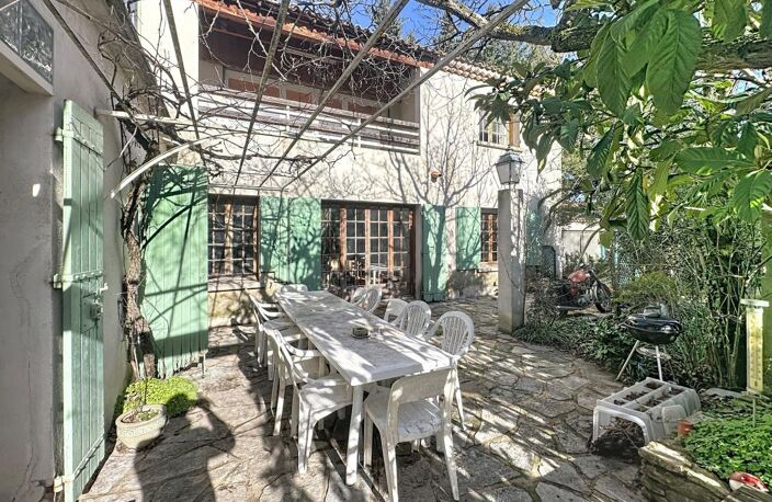 Maison À Vendre, Villeneuve-Les-Avignon, 219 m², 6 chambres, jardin, piscine — photo 3