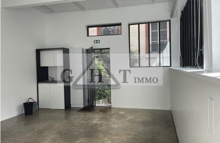 BUREAU 28 M² A LOUER PARIS 20 — photo 2