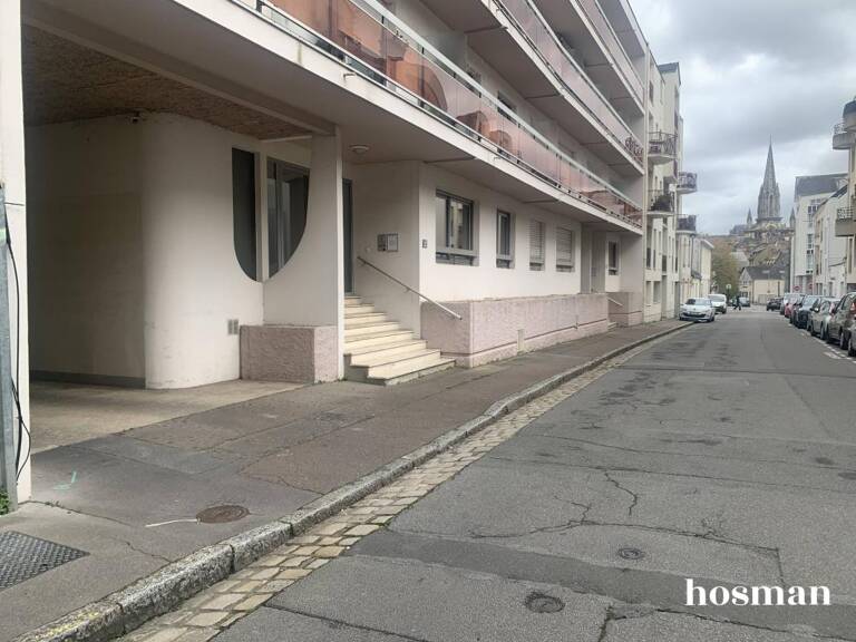 Emplacement de parking - Rue Jean Emile Laboureur à Nantes - Opportunité rare pour investisseur dans un quartier prisé — photo 1