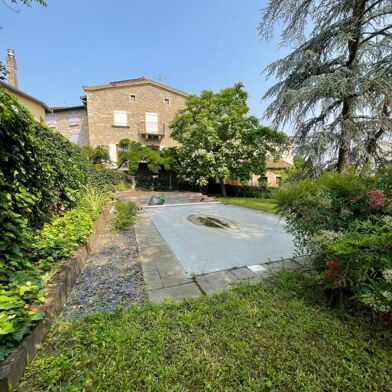 Maison 5 pièces 2100 €