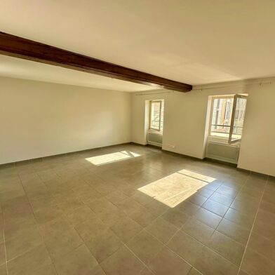 Appartement 4 pièces 875 €