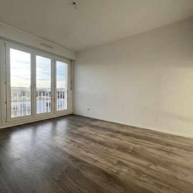 Commerce 2 pièces 85000 €