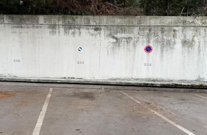 Place de parking À Louer — photo 2