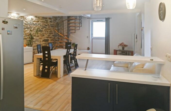 Immeuble dans le centre-ville — photo 2