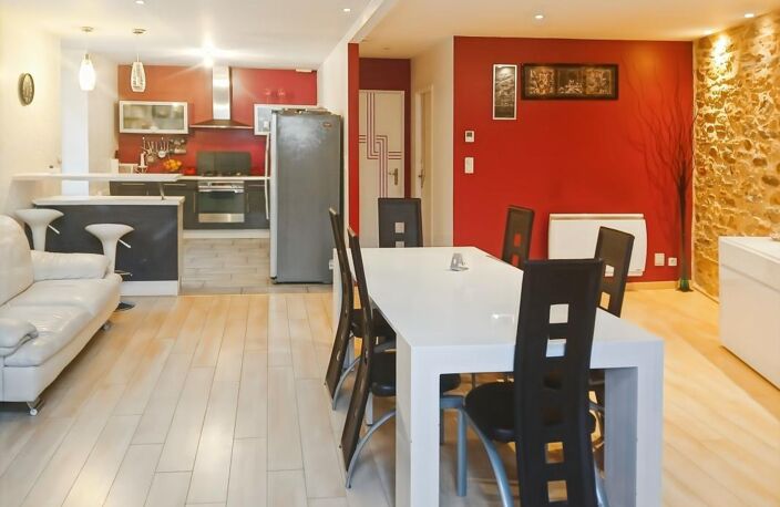 Immeuble dans le centre-ville — photo 3