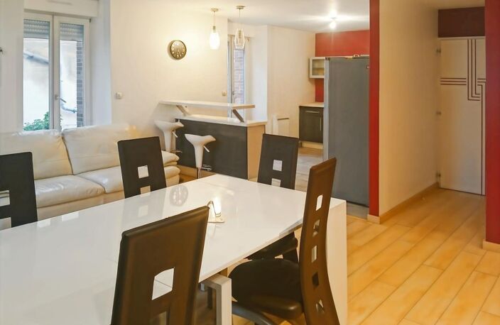 Immeuble dans le centre-ville — photo 4