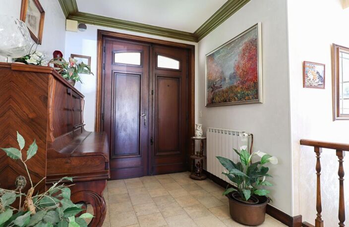 À vendre - Maison familiale 160 m² avec piscine, grand terrain et hangar  - Aussillon (81) — photo 4