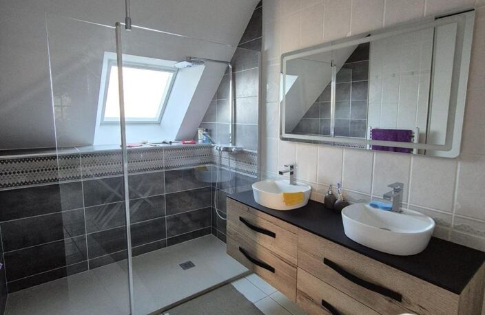 Maison en plein centre bourg de Saint-Marcel. — photo 5