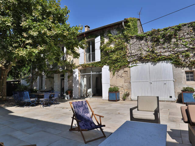 Dept 13 - Noves - Très beau mas de village avec piscine et d — photo du bien