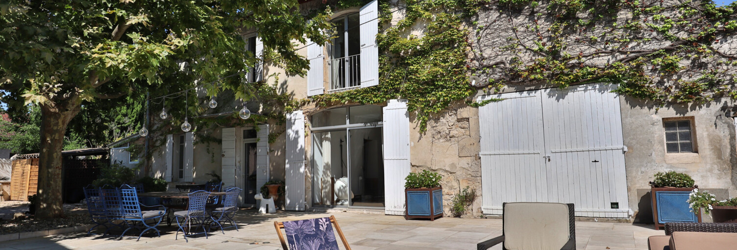 Maison 8 Pièces 209 m² à vendre à Noves (13550)