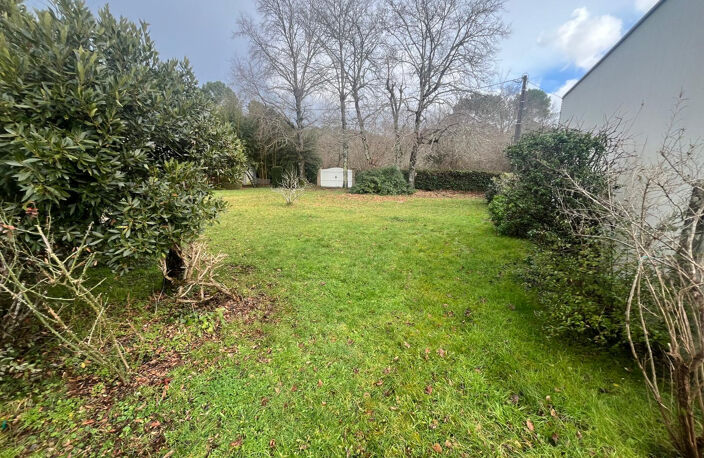 CASTELNAU-DE-MEDOC - Terrain constructible de 330 m2 non via — photo 2