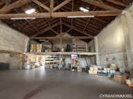 Entrepôt + mezzanine de 225 m2  avec bureaux, grand parking — photo 3