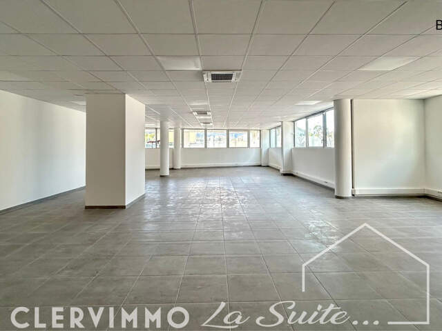 BUREAUX ST MENET 13011 MARSEILLE - 177.60 M2 — photo du bien