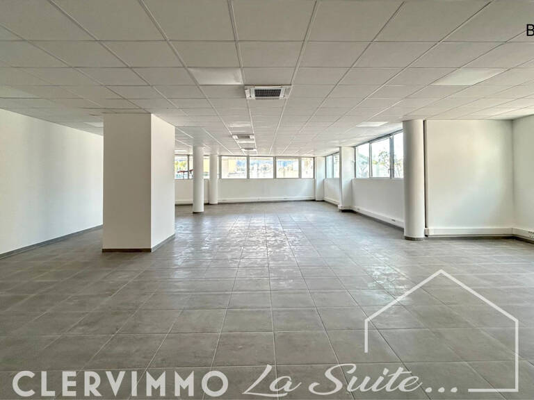 BUREAUX ST MENET 13011 MARSEILLE - 177.60 M2 — photo 1