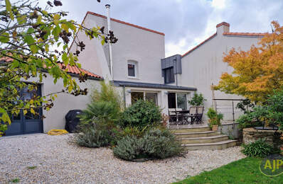Maison de bourg avec 3 suites parentales et 1 chambre — photo du bien